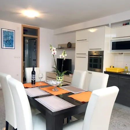 Analena - One Bedroom 1 *